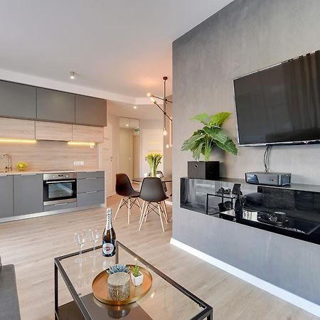 Apartamenty Chmielna 72 กดัญสก์ ภายนอก รูปภาพ